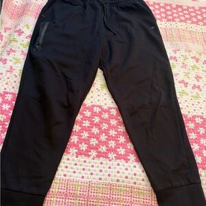 Athletic Works Men
Jogger Sweatpants Large/ Drawstring
Zip pockets Front/back